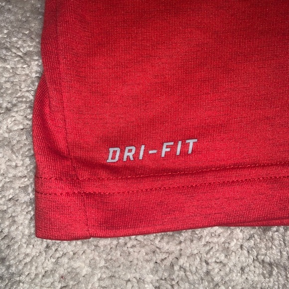 Nike Athletic T-Shirt - Picture 4 of 5